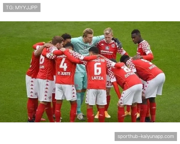 美因茨防线重组 波施科尔中卫搭档应对弗赖堡进攻考验